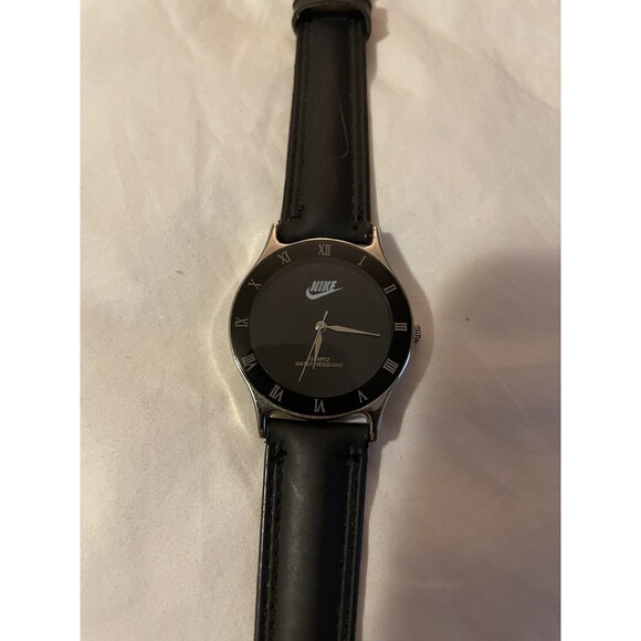 Vintage Nike Mens Watch - Water Resistant No.2000 USA Made - Needs Battery - Picture 2 of 3